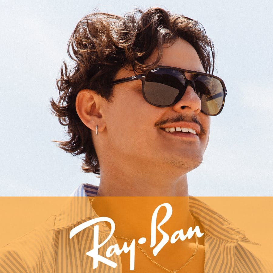 Man wearing ray-ban